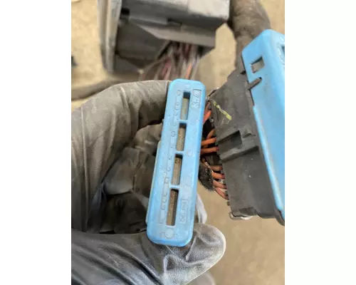 INTERNATIONAL 4300 Fuse Box
