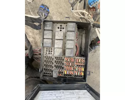 INTERNATIONAL 4300 Fuse Box