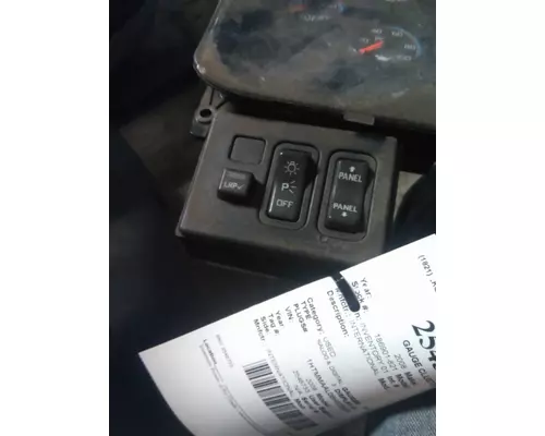 INTERNATIONAL 4300 GAUGE CLUSTER