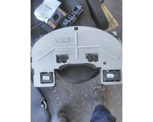 INTERNATIONAL 4300 GAUGE CLUSTER