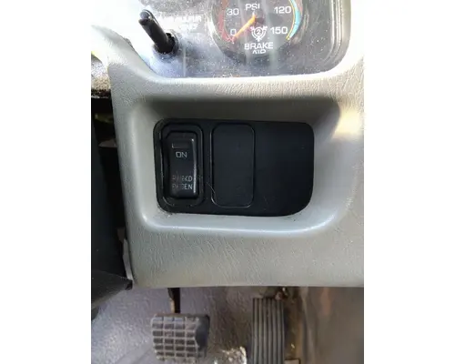INTERNATIONAL 4300 GAUGE CLUSTER