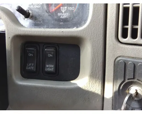 INTERNATIONAL 4300 GAUGE CLUSTER
