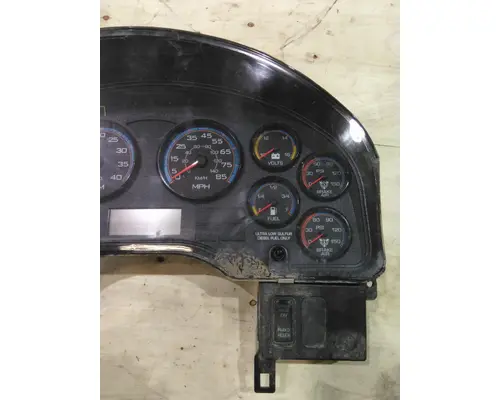 INTERNATIONAL 4300 GAUGE CLUSTER