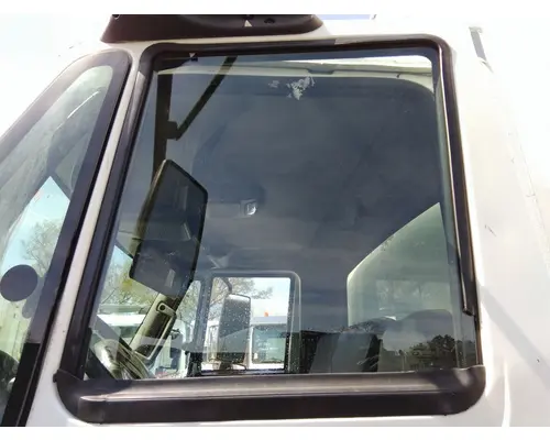 INTERNATIONAL 4300 GLASS, DOOR, FRONT