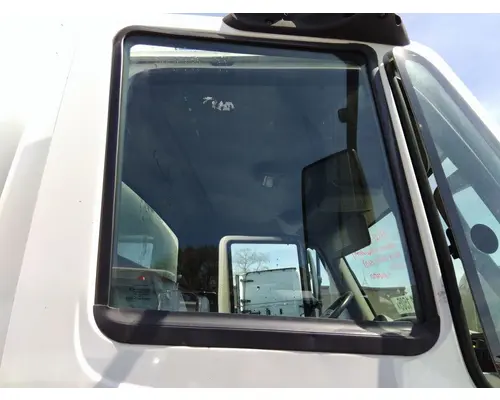 INTERNATIONAL 4300 GLASS, DOOR, FRONT