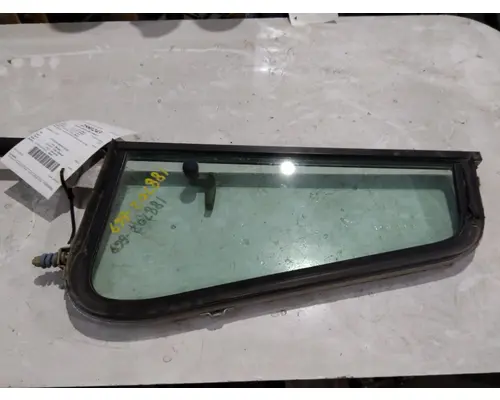 INTERNATIONAL 4300 GLASS, DOOR VENT, FRONT