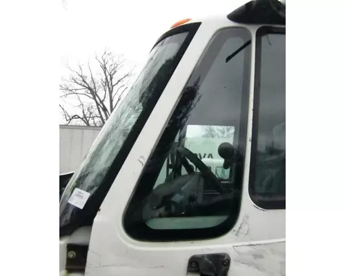 INTERNATIONAL 4300 GLASS, DOOR VENT, FRONT