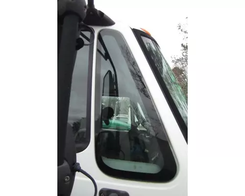 INTERNATIONAL 4300 GLASS, DOOR VENT, FRONT