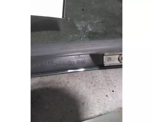 INTERNATIONAL 4300 GLASS, DOOR VENT, FRONT