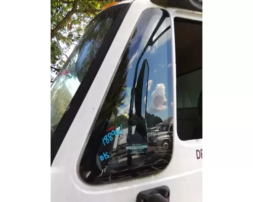 INTERNATIONAL 4300 GLASS, DOOR VENT, FRONT