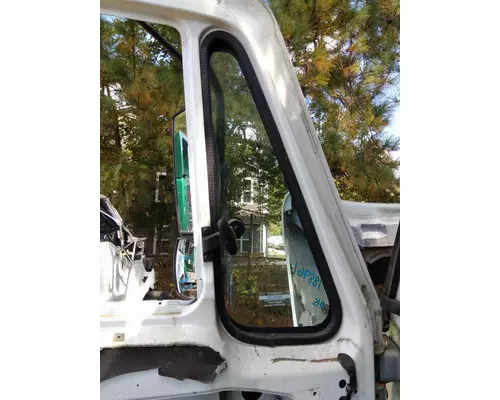 INTERNATIONAL 4300 GLASS, DOOR VENT, FRONT