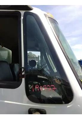 INTERNATIONAL 4300 GLASS, DOOR VENT, FRONT