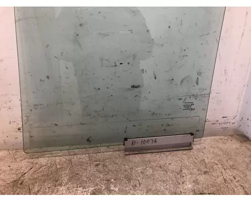INTERNATIONAL 4300 Glass