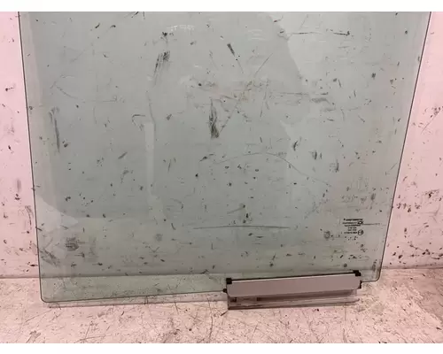 INTERNATIONAL 4300 Glass