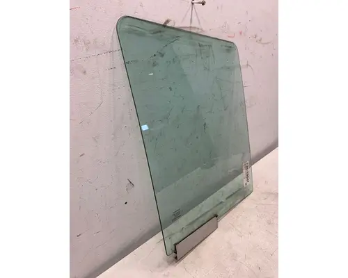INTERNATIONAL 4300 Glass