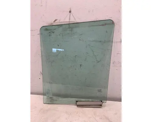 INTERNATIONAL 4300 Glass