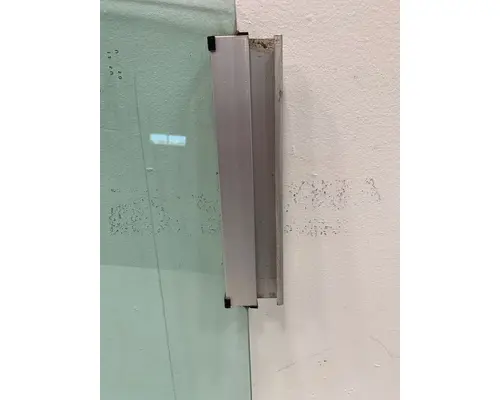 INTERNATIONAL 4300 Glass