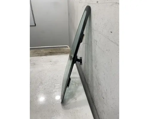 INTERNATIONAL 4300 Glass
