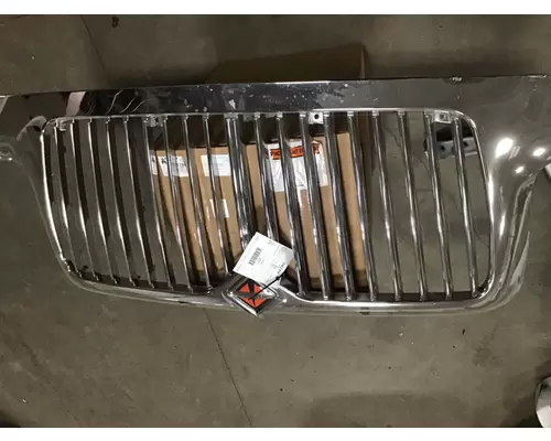 INTERNATIONAL 4300 Grille