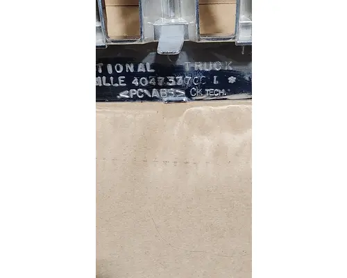 INTERNATIONAL 4300 Grille