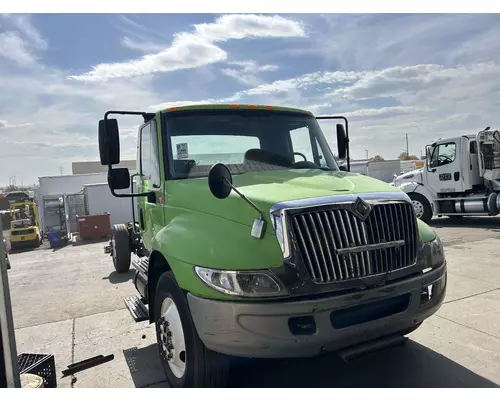 INTERNATIONAL 4300 Grille