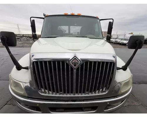 INTERNATIONAL 4300 Grille