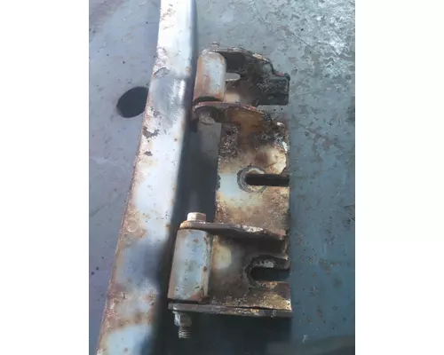 INTERNATIONAL 4300 HOOD HINGE