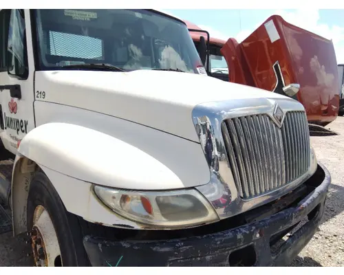 INTERNATIONAL 4300 HOOD