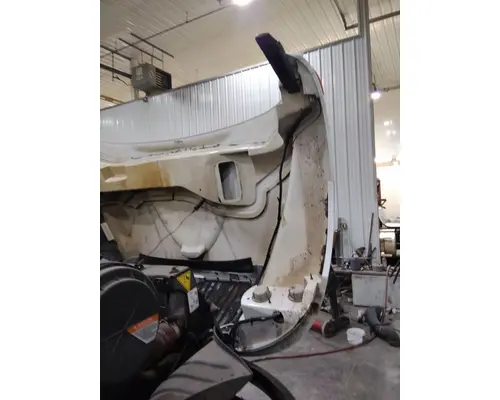 INTERNATIONAL 4300 HOOD