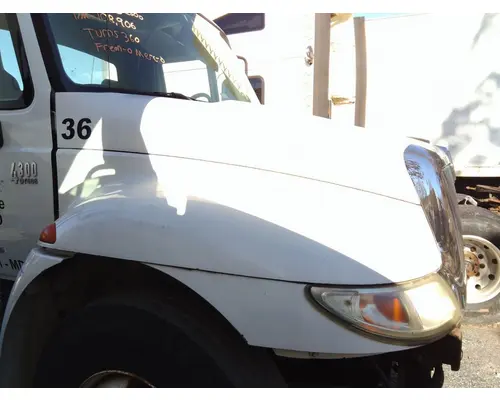 INTERNATIONAL 4300 HOOD