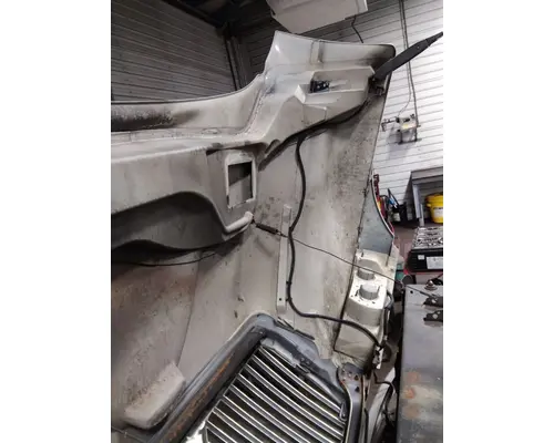 INTERNATIONAL 4300 HOOD