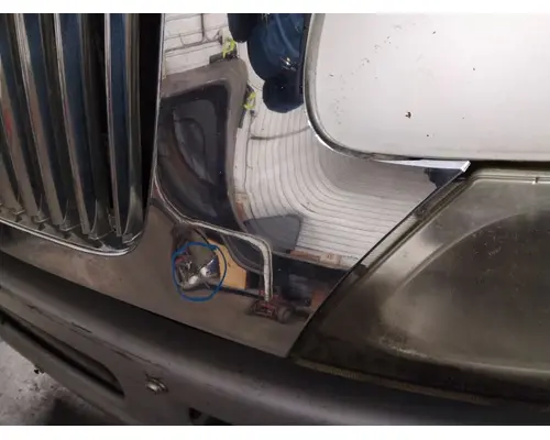 INTERNATIONAL 4300 HOOD