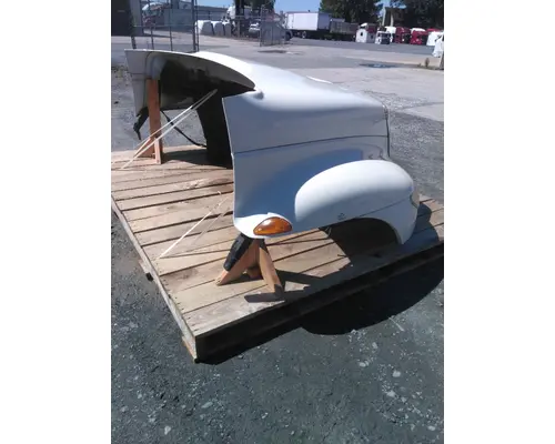INTERNATIONAL 4300 HOOD