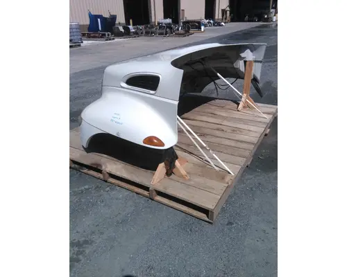 INTERNATIONAL 4300 HOOD