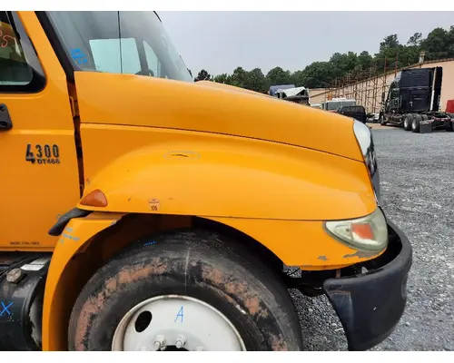 INTERNATIONAL 4300 HOOD