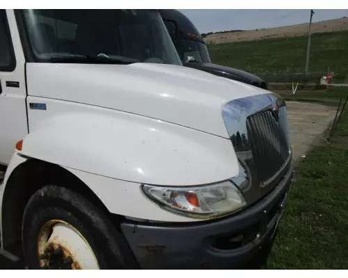 INTERNATIONAL 4300 HOOD