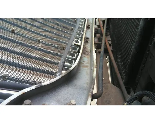 INTERNATIONAL 4300 HOOD