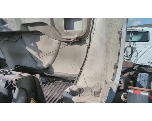 INTERNATIONAL 4300 HOOD