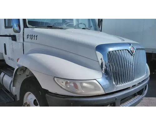 INTERNATIONAL 4300 HOOD