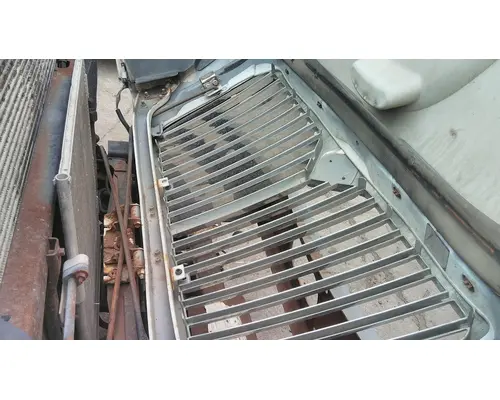 INTERNATIONAL 4300 HOOD