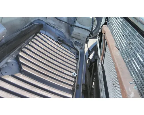 INTERNATIONAL 4300 HOOD