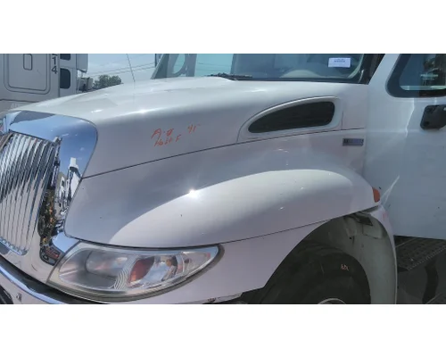 INTERNATIONAL 4300 HOOD
