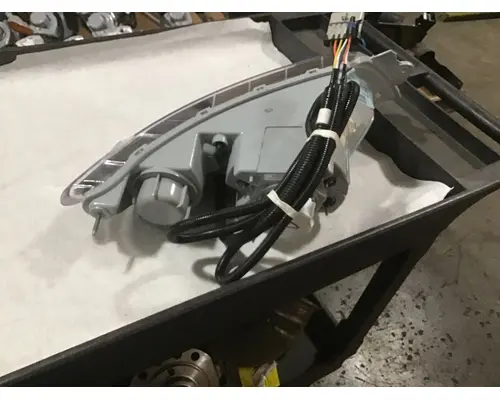 INTERNATIONAL 4300 Headlamp Assembly