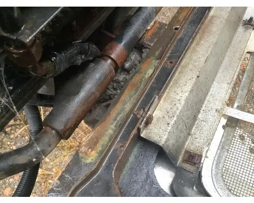 INTERNATIONAL 4300 Hood Hinge