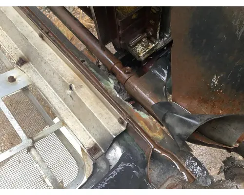 INTERNATIONAL 4300 Hood Hinge