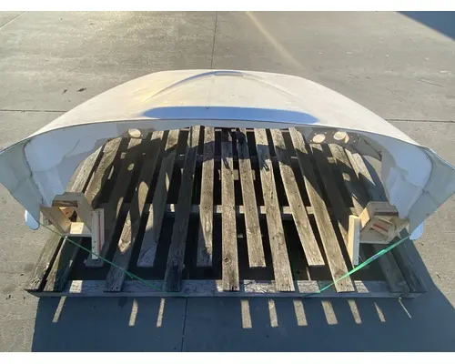 INTERNATIONAL 4300 Hood