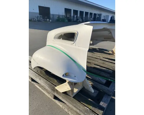INTERNATIONAL 4300 Hood