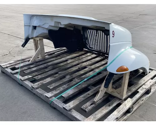 INTERNATIONAL 4300 Hood