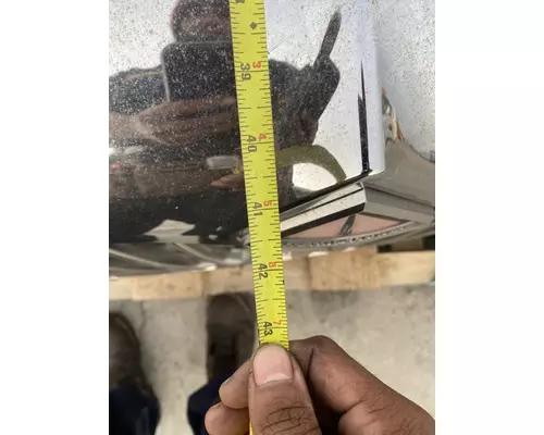 INTERNATIONAL 4300 Hood