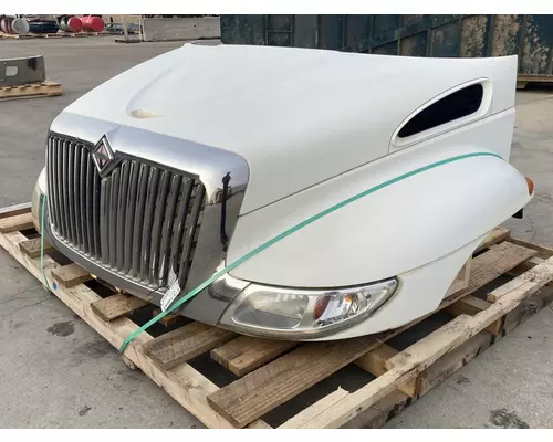 INTERNATIONAL 4300 Hood